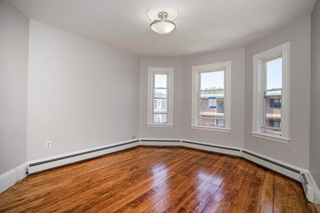 Foto del edificio - 883 E 4th St