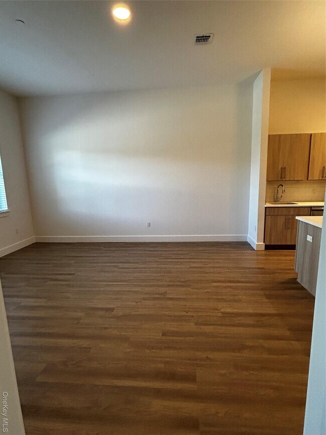 Foto del edificio - 4180 Sunrise Hwy