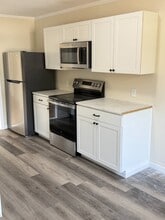 Building Photo - 551 N Lee Ave