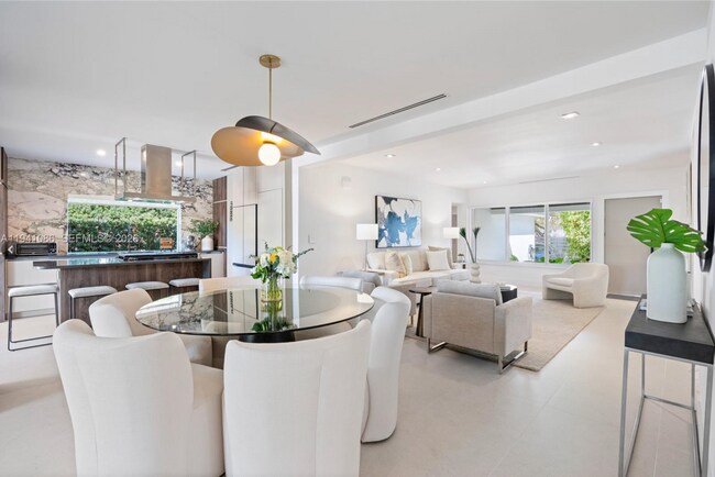 Foto del edificio - 7810 Hawthorne Ave