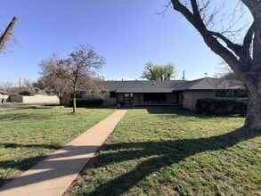 Building Photo - 2601 Oxford Ave