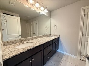 Building Photo - 2731 W Kilimanjaro Way