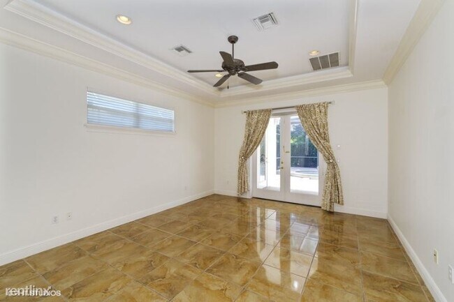 Foto del edificio - 4 br, 5 bath House - 1350 Lyndale Blvd