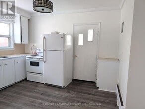 Building Photo - 289 The Queensway N