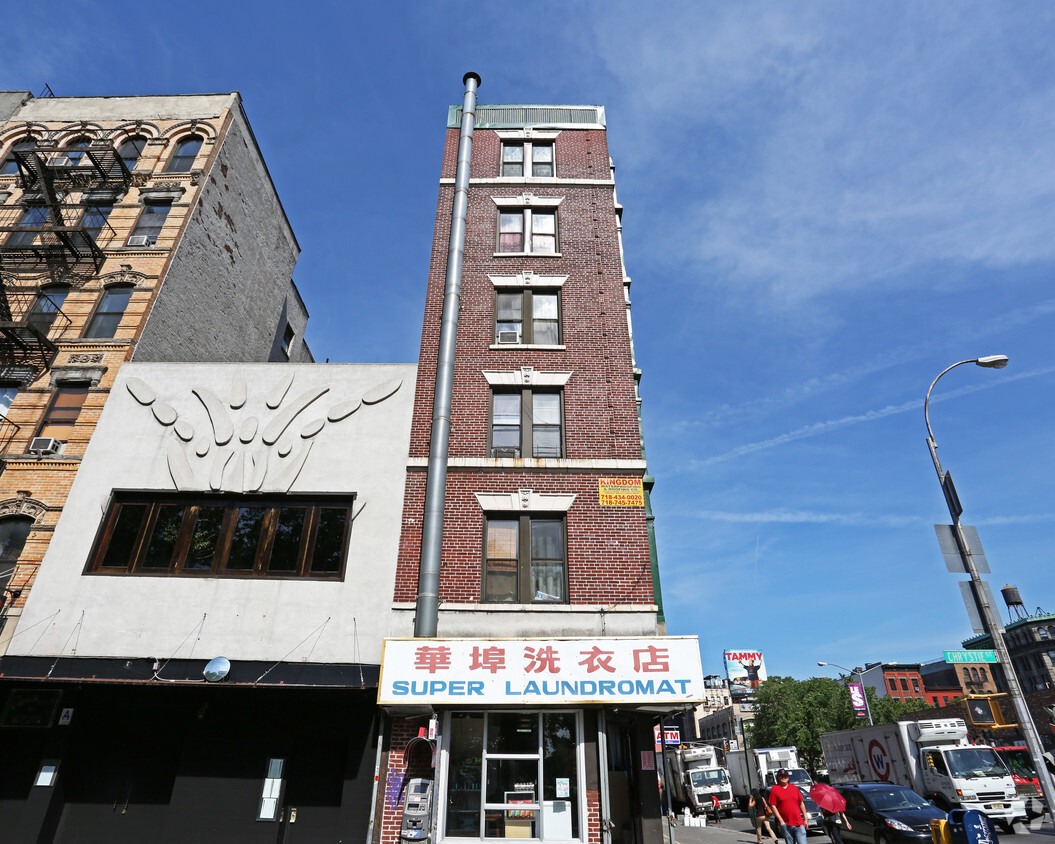 Building Photo - 9 Delancey St