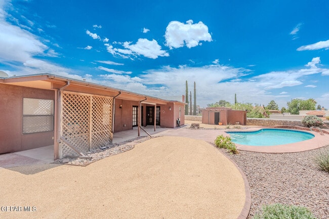 Building Photo - 6815 Villa Hermosa Dr