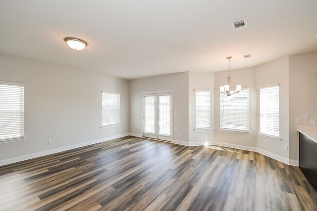 Foto del edificio - 812 Marne Blvd