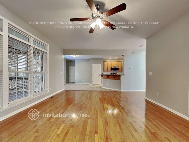 Foto del edificio - 17136 Knoxwood Dr