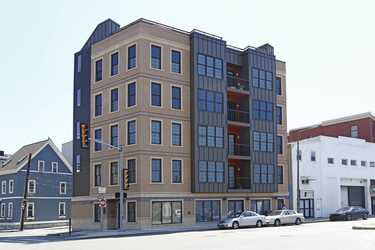 Primary Photo - 99 D St