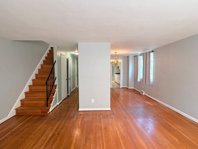 Building Photo - 6192 Northwood Dr