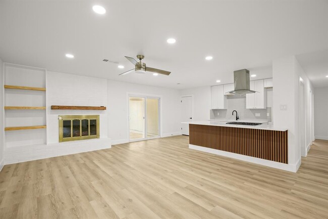 Foto del edificio - 9006 Lodge Ct