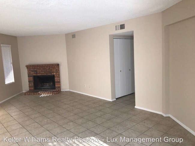 Building Photo - 7022 S 43rd Way