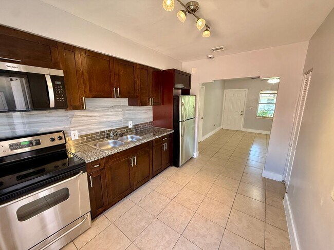 Foto del edificio - 1467 NW 53rd St