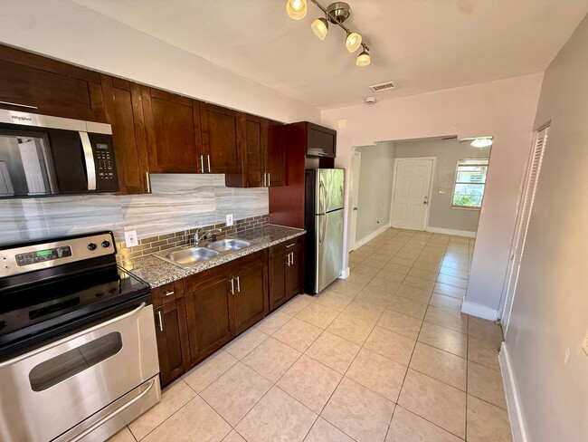 Building Photo - 1467 NW 53rd St