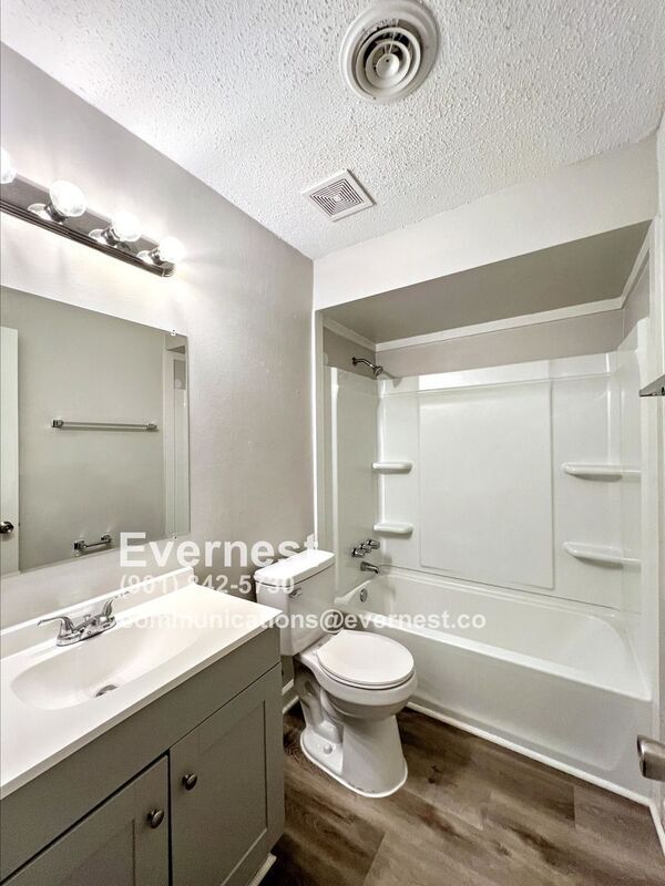 Foto del edificio - 7294 Wendell Cove