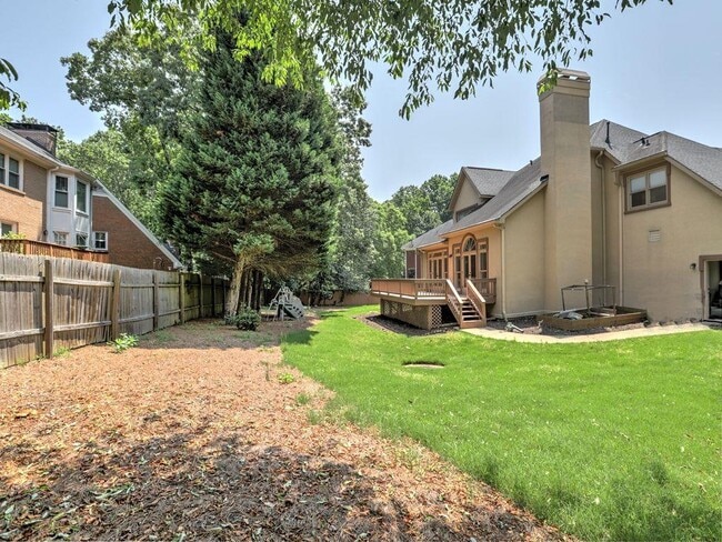 Building Photo - 3237 Waldwick Way SE