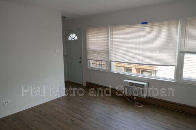 Foto del edificio - 748 E 5th Ct