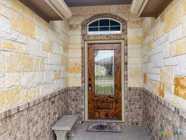 Foto del edificio - 700 Cosper Creek Dr