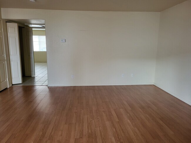 Foto del edificio - 6552 Wilma Ave