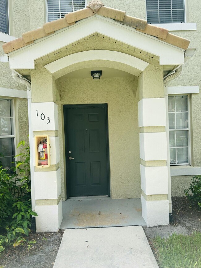 Foto del edificio - 166 SW Peacock Blvd