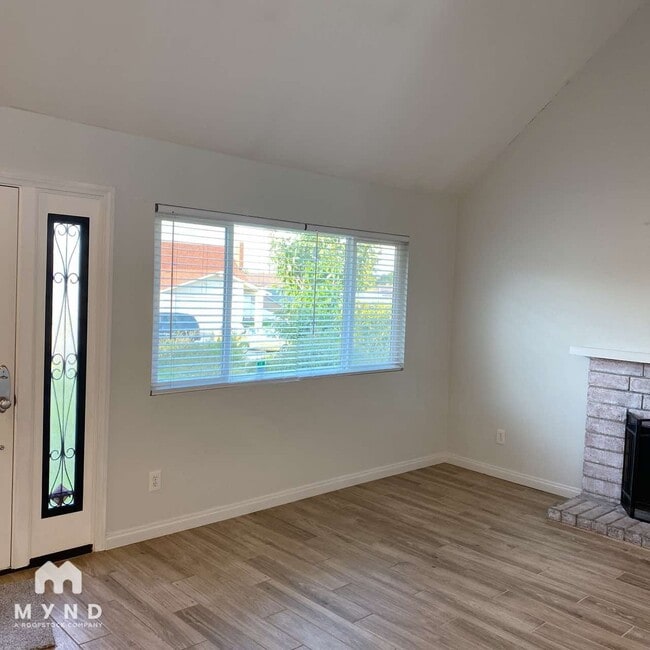 Building Photo - 8239 Water View Ct