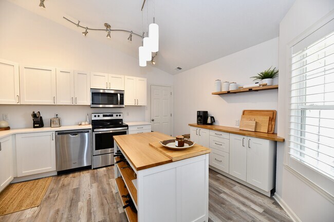 Building Photo - 8022 Arvada Pl