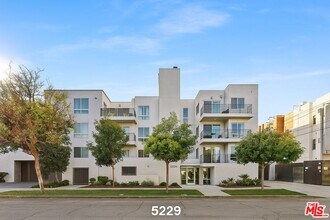 Building Photo - 5229 Willowcrest Ave