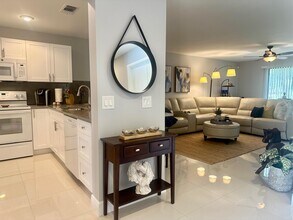 Building Photo - 13095 Belhaven Ct