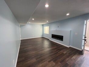 Building Photo - 7059 W Shaffer Ct