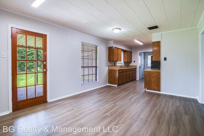 Building Photo - 3 br, 1 bath House - 235 Lindsey Cir