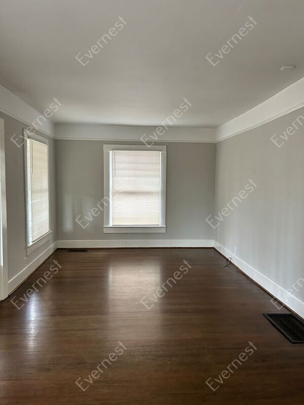 Building Photo - 4601 7th Ct S
