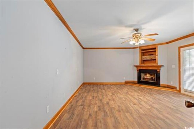 Building Photo - 3503 Pinewood Dr
