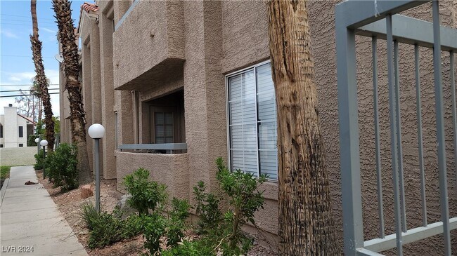 Building Photo - 1375 E Hacienda Ave