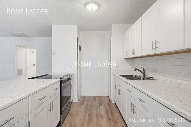 Foto del edificio - 1332 W 5th St