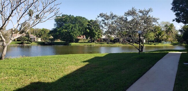 Building Photo - 11441 NW 39th Ct
