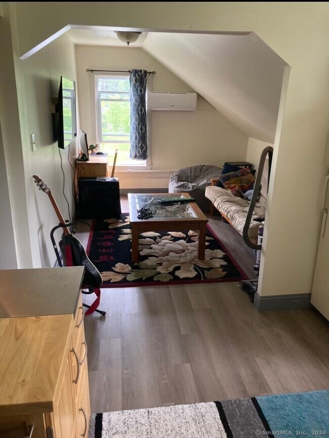 Foto del edificio - 7 Tolland Turnpike