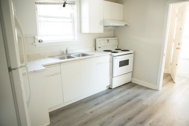 Photo du bâtiment - 4 Camilla Crescent