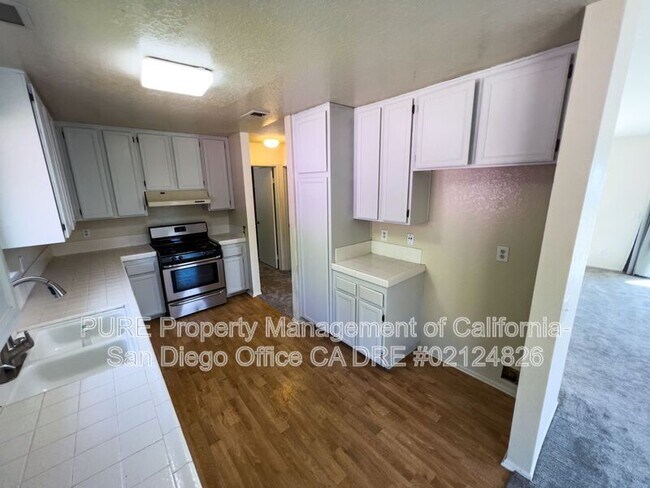 Foto del edificio - 2148 Skyview Glen