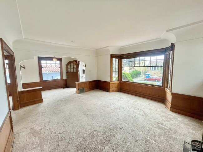 Building Photo - Westwood Park - Stunning 4BR+ / 2 BA Home w/Fabulous Back Yard! - PROGRESSIVE