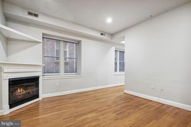 Building Photo - 1417 Chapin St NW