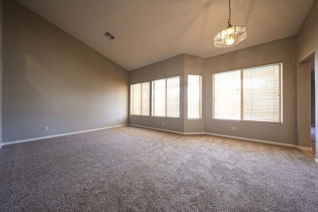 Foto del edificio - Now Available in Chandler! Spacious 4 Bedroom Home in Carino Estates!