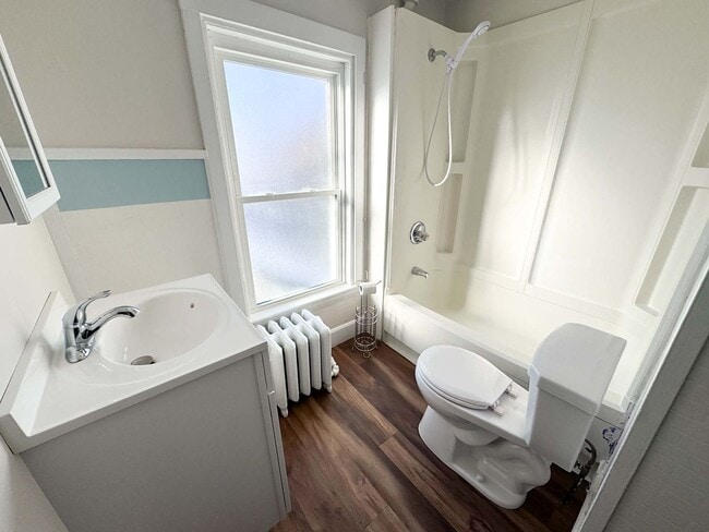 Building Photo - 39 Allen St