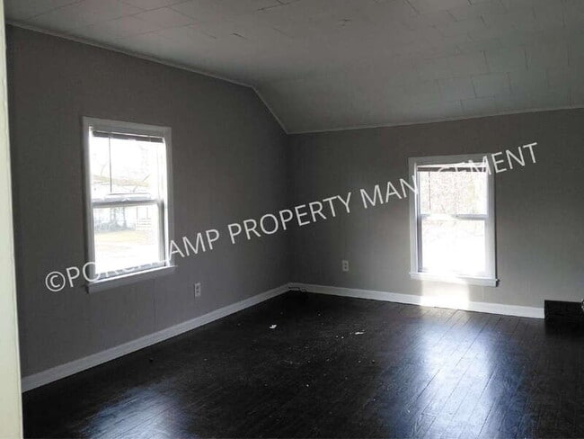 Foto del edificio - 319 E Forest Ave