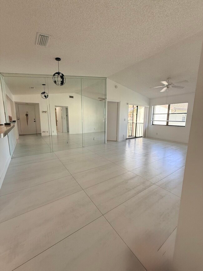 Building Photo - 7714 Tahiti Ln