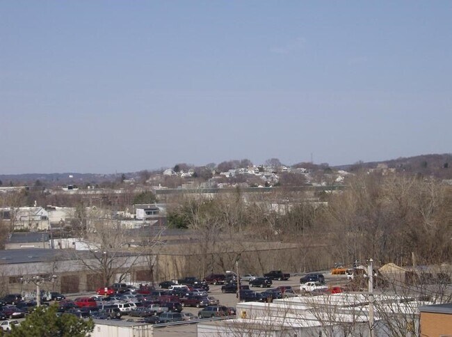 Foto del edificio - 151 Coolidge Ave