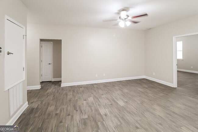 Building Photo - 4970 Summersun Dr