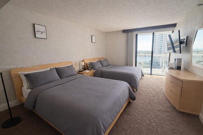 Foto del edificio - 20505 E Country Club Dr