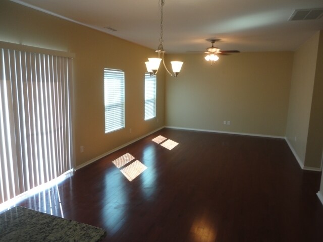 Building Photo - 169 Rowan Dr