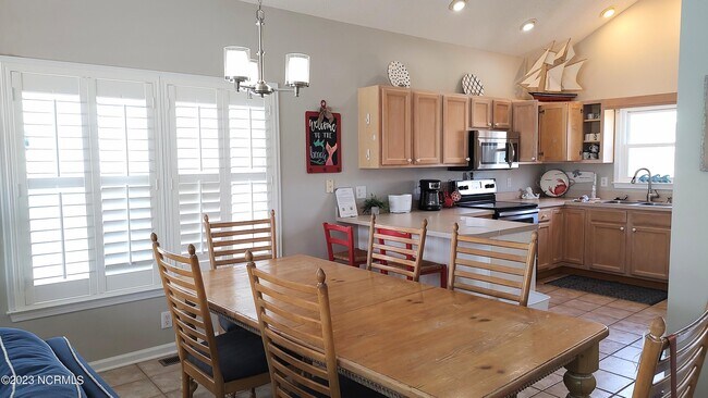 Building Photo - 4 Oleander Ln