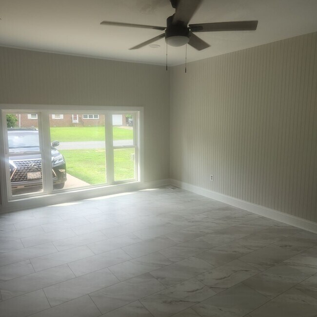 Building Photo - 107 Chestnut Dr